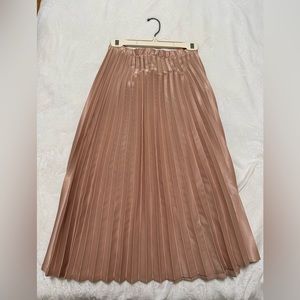 Pleated maxi skirt